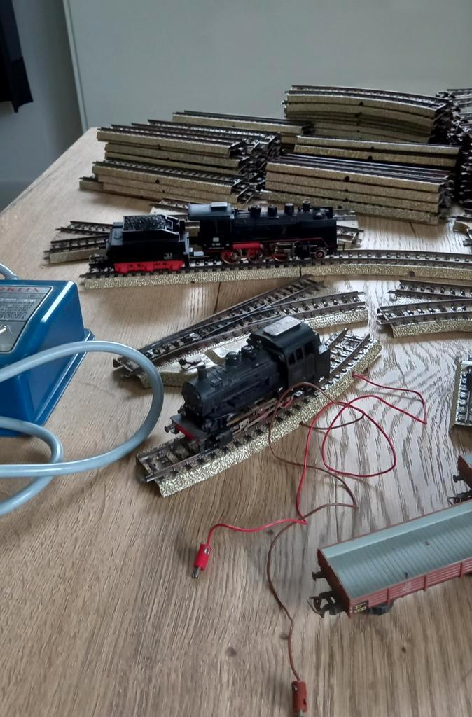 Marklin set 2 loks +rails, Hobby en Vrije tijd, Modeltreinen | H0, Gebruikt, Treinset, Wisselstroom, Märklin, Ophalen of Verzenden