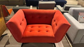 Fauteuil stoel rood met knopen nieuw stof beschikbaar voor biedingen