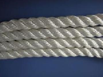 Rekbaar meertouw ligplek met trek / deining beschikbaar voor biedingen