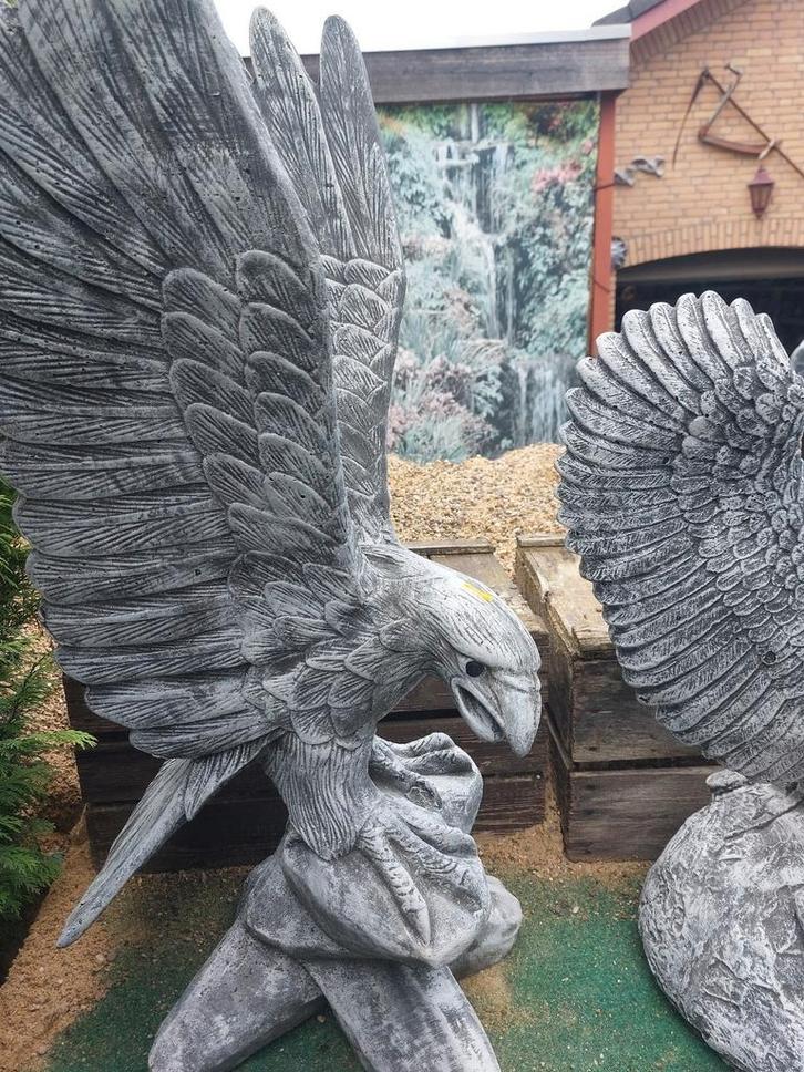 Adelaar 95cm hoog, Tuin en Terras, Tuinbeelden, Nieuw, Dierenbeeld, Beton, Ophalen