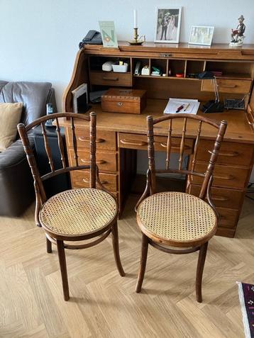 Thonet stoel met bamboe zitting 2x beschikbaar voor biedingen
