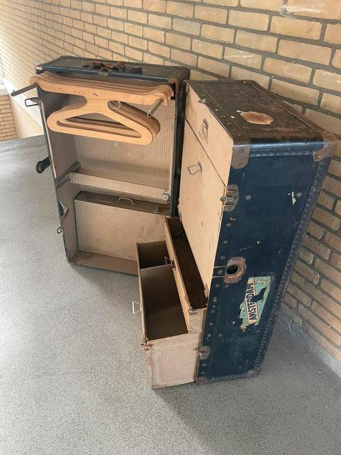 Zeer decoratieve garderobe koffer steamtrunck antiek, Huis en Inrichting, Woonaccessoires | Kisten, Gebruikt, Minder dan 50 cm
