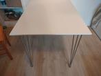 Witte eettafel met stalen poten, Huis en Inrichting, Tafels | Eettafels, Gebruikt, 100 tot 150 cm, Vier personen, Rechthoekig