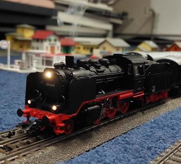 Märklin Br24 fullsound met rijtuigen  beschikbaar voor biedingen