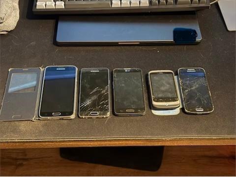 Diverse oude telefoons - Werking onbekend, Telecommunicatie, Mobiele telefoons | Samsung, Niet werkend, Overige modellen, 8 GB