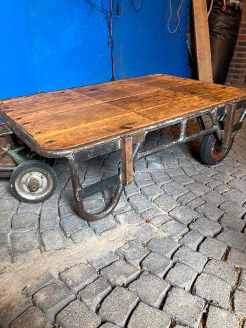 salon tafel / industrieel werk kar vintage retro