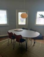 Fritz Hansen Set B613 met 4x bijpassende Grand prix stoelen, Huis en Inrichting, Ophalen, Zo goed als nieuw, 4 tot 6 stoelen