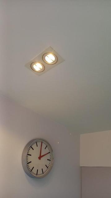 Inbouwspot met 2 lampen  beschikbaar voor biedingen