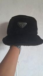 Prada Bucket Hat, Kleding | Dames, Hoeden en Petten, Prada, Hoed, Zo goed als nieuw, One size fits all