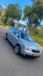 Volkswagen Polo 1.4 55KW AUT 2003 Grijs, Auto's, 74 pk, Origineel Nederlands, Bedrijf, 39 €/maand