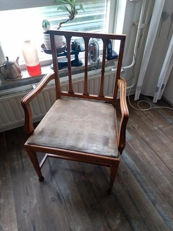Twee Amsterdamse school arm stoelen . beschikbaar voor biedingen