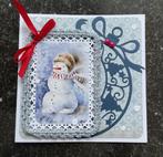 Nr 51 Kerst wenskaart met haakwerk Sneeuwpop, Hobby en Vrije tijd, Kaarten | Zelfgemaakt, Ophalen of Verzenden, Nieuw, Kerst