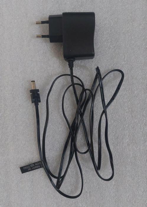 AC/DC Netadapter / Adapter / Oplader. Output: 9.6V-DC 0.3A., Audio, Tv en Foto, Opladers, Zo goed als nieuw, Ophalen of Verzenden