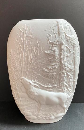 Vintage Bisque ‘Elk’ vaas met Elandenhert beschikbaar voor biedingen