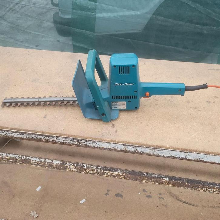 Black & Decker GC300-H3 elektrische heggenschaar 305m, Tuin en Terras, Heggenscharen, Gebruikt, Elektrisch, Ophalen