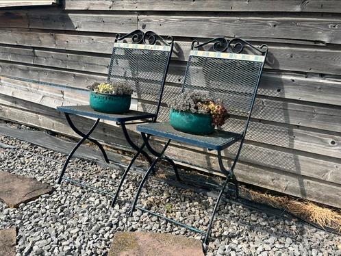 Twee blauwe bistrostoelen (prijs per stuk), Tuin en Terras, Tuinsets en Loungesets, Gebruikt, Tuinset, Overige materialen, 2 zitplaatsen