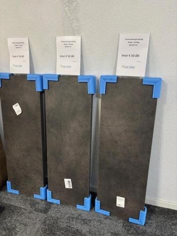 Plank/schap ook geschikt voor de badkamer  beschikbaar voor biedingen