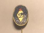 Metalen DYNAMA U.S.S.R. VOETBALCLUB Speld (Blauw/Rood)., Verzenden, Zo goed als nieuw, Sport, Speldje of Pin