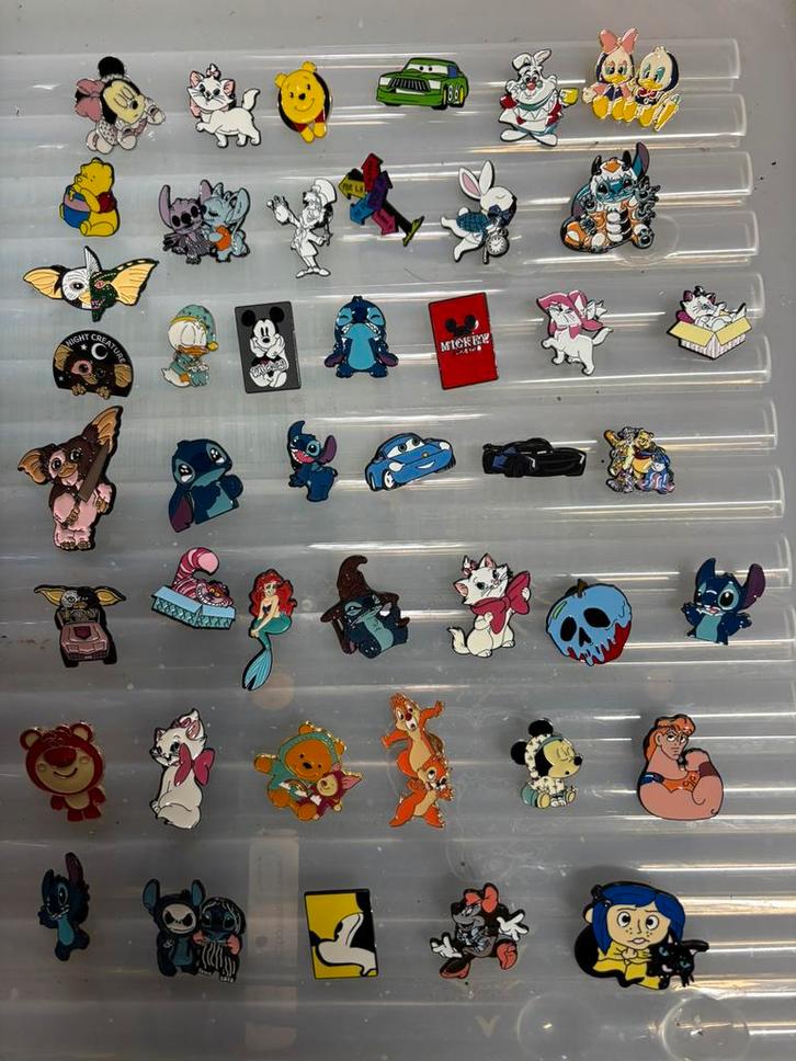 Disney figuren en Gremlins pins, €2,- p.st. 6 voor €10,- of, Verzamelen, Speldjes, Pins en Buttons, Ophalen of Verzenden