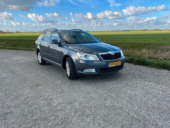 Skoda Octavia Ambition Business 1.2 TSI nieuwe APK, Auto's, Skoda, Particulier, Octavia, ABS, Airbags, Airconditioning, Alarm