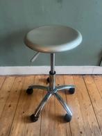 Lucky Vintage Verstelbare kruk op wieltjes, Huis en Inrichting, Krukjes, Ophalen, Gebruikt, ., In hoogte verstelbaar