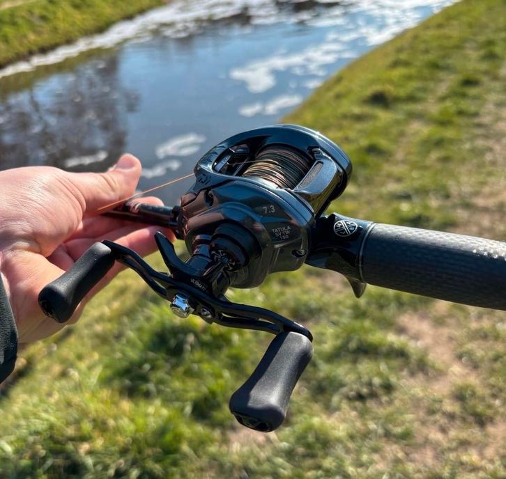 Daiwa Tatula SV TW 2025 150HL reel incl spiderwire, Watersport en Boten, Hengelsport | Roofvissen, Zo goed als nieuw, Molen, Ophalen of Verzenden