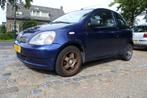 Toyota Yaris 1.3 VVT-i Sol airco 250 dkm lm velgen, Voorwielaandrijving, Stof, 4 cilinders, Handgeschakeld