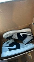 Jordan Elephant Grey, Ophalen of Verzenden, Zo goed als nieuw, Sneakers of Gympen