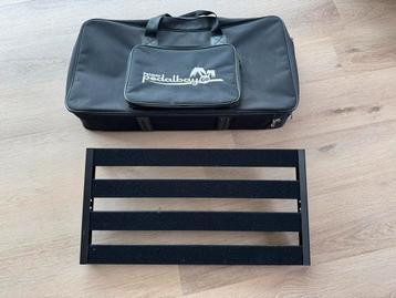 Pedaltrain. Pedalbay 60 Pedalboard beschikbaar voor biedingen