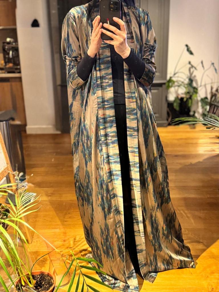 Prachtige custom made Abaya, Beige, Ophalen of Verzenden, Zo goed als nieuw, Maat 36 (S)