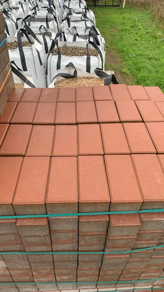 Bruine deklaag bkk 8cm B-keus 2e keus ca.100m2, Tuin en Terras, Tegels en Klinkers, Nieuw, Klinkers, Beton, 10 m² of meer, Ophalen of Verzenden