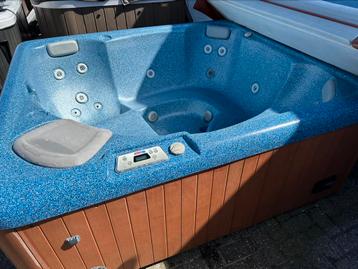 Coleman by maax 5 persoons jacuzzi leuk begin model. beschikbaar voor biedingen