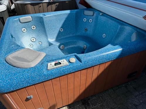 Coleman by maax 5 persoons jacuzzi leuk begin model., Tuin en Terras, Bubbelbaden en Hottubs, Nieuw, Pomp, Ophalen