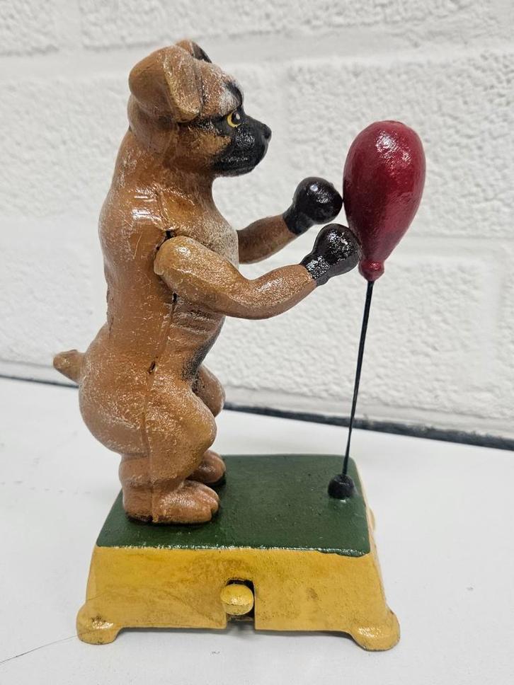 BOKSENDE BULLDOG , MEGANISCH , GIETIJZER , HOOGTE 18 CM, Verzamelen, Dierenverzamelingen, Nieuw, Beeldje of Figuurtje, Hond of Kat
