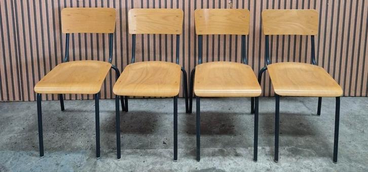10 x Vintage schoolstoelen hout cafe bistro stoelen retro, Huis en Inrichting, Stoelen, Zo goed als nieuw, Vijf, Zes of meer stoelen