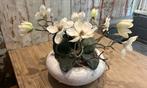 Grote vaas / pot met kunstbloemen (magnolia), Huis en Inrichting, Woonaccessoires | Vazen, Ophalen, Wit, Aardewerk of Porselein