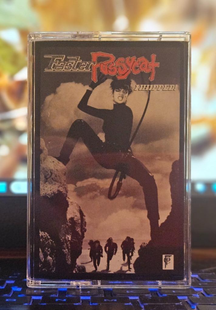 Faster pussycat - wipped - Cassette, Cd's en Dvd's, Cassettebandjes, Gebruikt, Origineel, Rock en Metal, 1 bandje, Verzenden