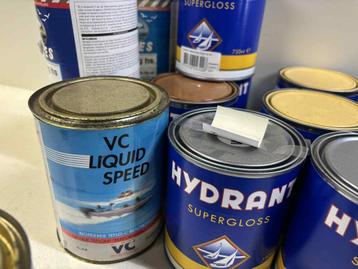 Partij bootverf, epifanes international hydrant samen €25,- beschikbaar voor biedingen