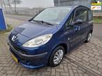 Peugeot 1007 1.4 Gentry, Apk, Nap, Koppeling slecht Inruil m, Voorwielaandrijving, 4 cilinders, Handgeschakeld, 48 €/maand