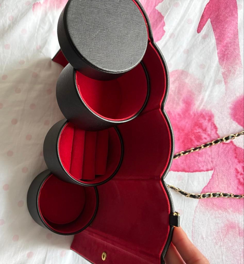 Elegante sieradendoos met meerdere lagen, Zwart, Ophalen of Verzenden, Zo goed als nieuw, Met slot