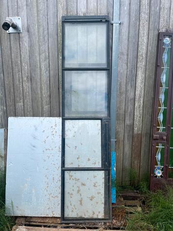 2 stalen deuren met patina beschikbaar voor biedingen