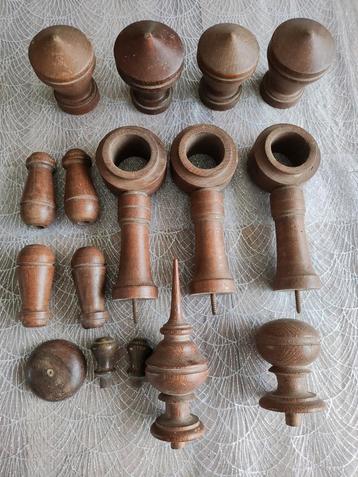Diverse prachtige antieke houten ornamenten  beschikbaar voor biedingen