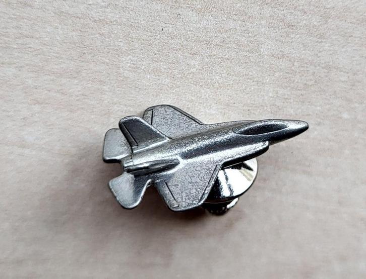 Lockheed Martin F-35 Lightning II JSF B pin, Verzamelen, Luchtvaart en Vliegtuigspotten, Gebruikt, Patch, Badge of Embleem, Ophalen of Verzenden