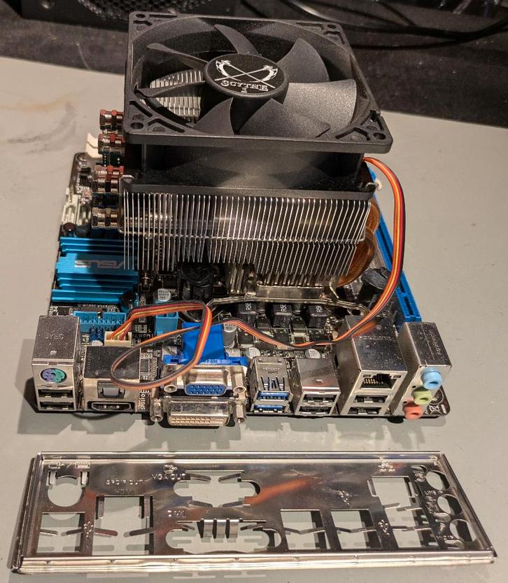 Downgradesetje Asus P8H77-I, RAM, CPU en koeler, Computers en Software, Moederborden, Gebruikt, Intel, DDR3, Ophalen of Verzenden