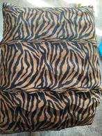 Lobbes hondenkussen Zebra zwart/bruin 125x90cm EPS vulling, Dieren en Toebehoren, Hondenmanden, Polyester, Ophalen of Verzenden