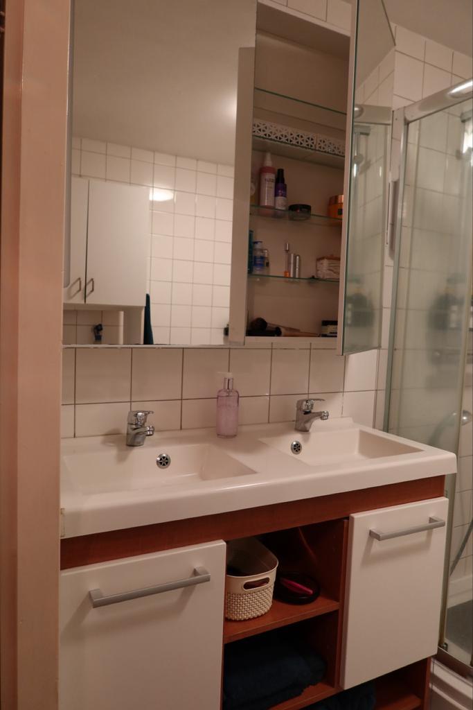 IKEA Spiegelkast Badkamer - Praktisch & Stijlvol!, Huis en Inrichting, Badkamer | Badkamermeubels, Zo goed als nieuw, Spiegelkast