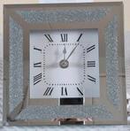 Zilverkleurige klok (rand is deels spiegelend), Ophalen of Verzenden, Gebruikt, Analoog, Staande klok