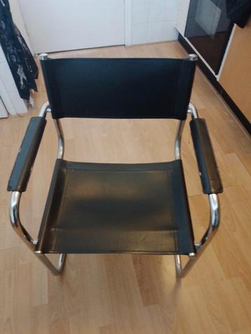 4 echt leren zwarte stoelen  beschikbaar voor biedingen