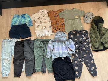 Kledingpakket maat 98 - 104 beschikbaar voor biedingen