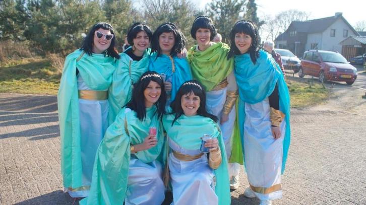 Grote loopgroep (54 pers.)optocht Carnaval Grieken/ Romeinen, Kleding | Dames, Carnavalskleding en Feestkleding, Gedragen, Kleding